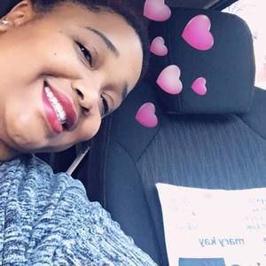 Meet your Posher, Leah